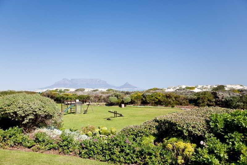 Dolphin Beach Hotel Self Catering Apartments Bloubergstrand Exterior foto